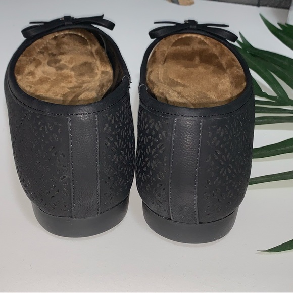 GIANI BERNINI Odeysa slip on black flats size 7.5 - Picture 5 of 9